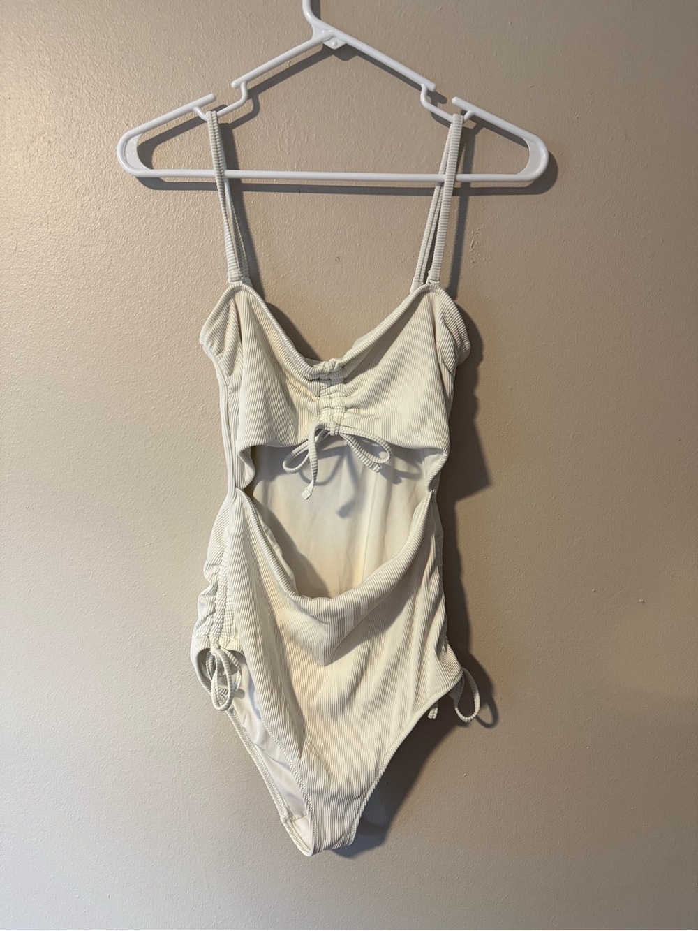 Aerie Cut Out White Ribbed One Piece Swimsuit Size Medium